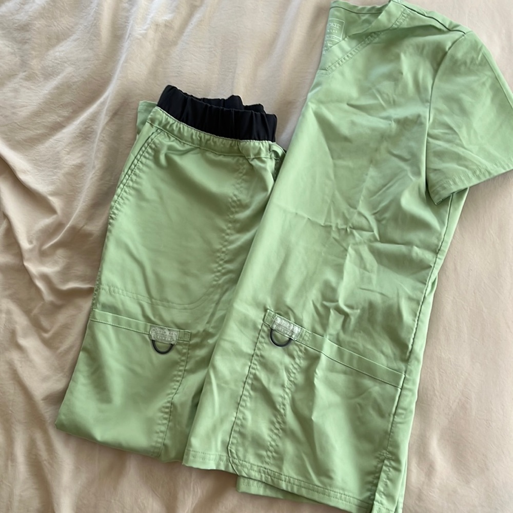 Cherokee scrubs set (top and bottom)